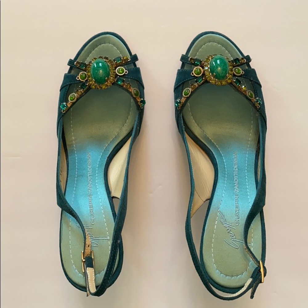 Giuseppe Zanotti Design jeweled heels! Runs Small size 38 1/2 will fit 7.5